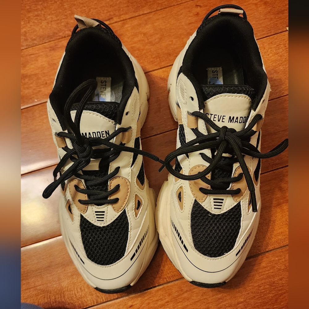 Steve Madden Black and Tan Sneakers